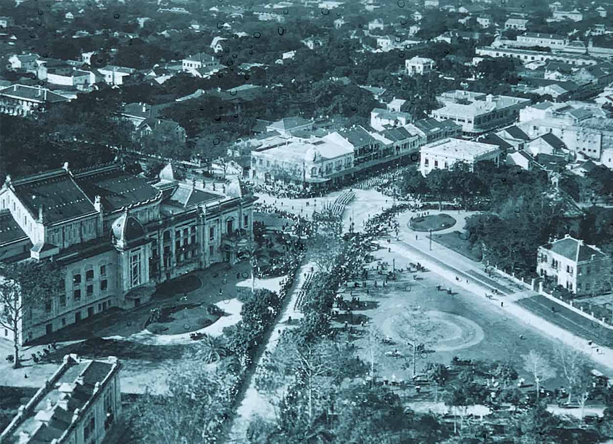 Khung cảnh Nhà hát lớn Hà Nội đầu thế kỷ XX. Ảnh: Nhật Minh