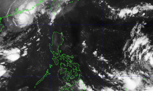 Ảnh vệ tinh áp thấp gần Philippines (vùng trắng phải) hồi 7h ngày 10.8.2023. Ảnh: PASAGA