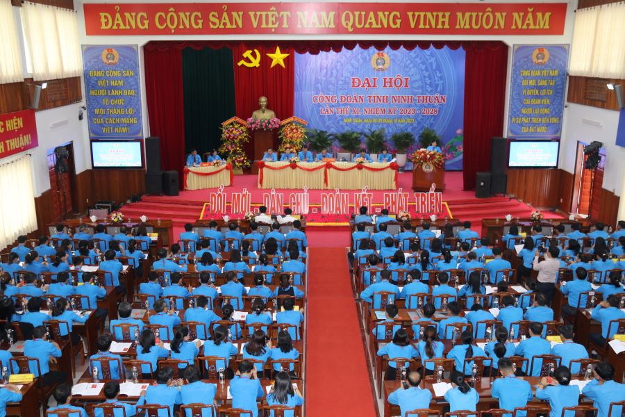 200 đại biểu đại diện cho 35.000 đoàn viên trên địa bàn tỉnh tham dự Đại hội Công đoàn tỉnh Ninh Thuận lần thứ XI. Ảnh: Phương Linh