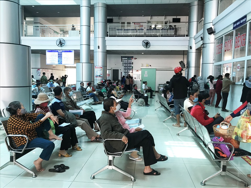 Người dân đến khám bệnh, điều trị tại Bệnh viện Đa khoa vùng Tây Nguyên. Ảnh: Bảo Trung