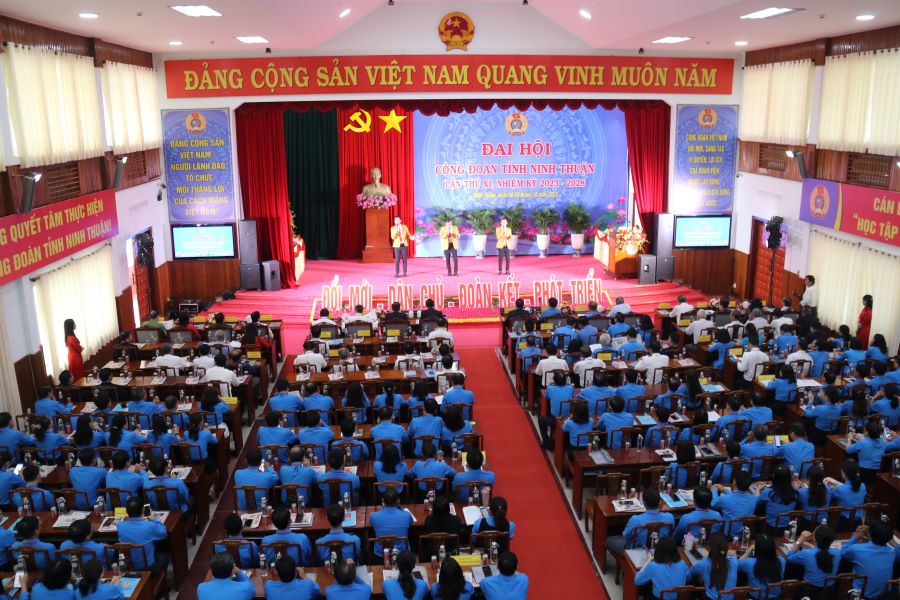 270 đại biểu dự phiên khai mạc Đại hội XI Công đoàn Ninh Thuận. Ảnh: Phương Linh