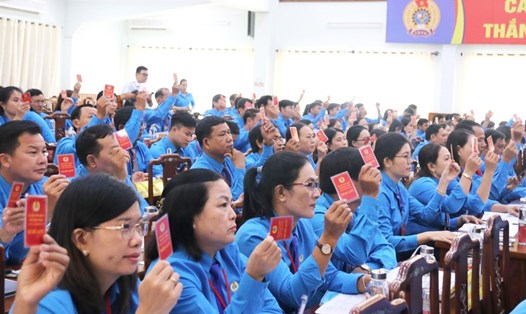 Các đại biểu dự Đại hội XI Công đoàn Ninh Thuận thông qua nhiều mục tiêu cho nhiệm kỳ 2023-2028. Ảnh: Phương Linh