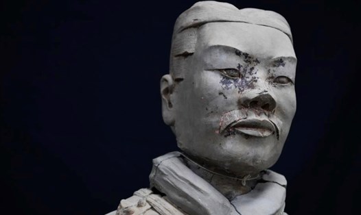Những chiến binh đất nung của Tần Thuỷ Hoàng đang được phục chế tại Bảo tàng Lăng mộ Hoàng đế Tần Thuỷ Hoàng. Ảnh: Xinhua