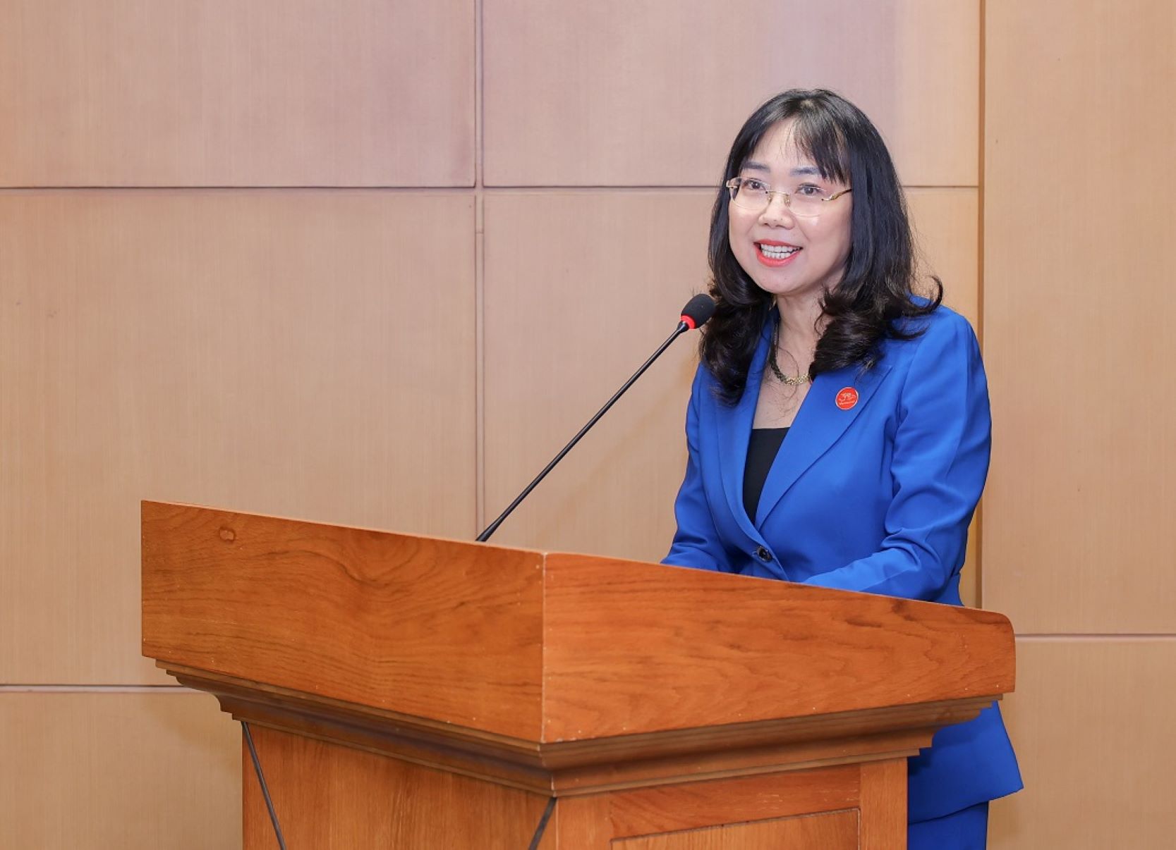 Bà Lê Mai Lan - Phó Chủ tịch Tập đoàn Vingroup kiêm Chủ tịch trường Đại học VinUni phát biểu tại buổi lễ.