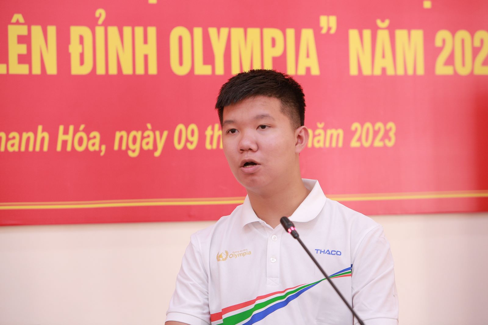Bí thư và Chủ tịch tỉnh Thanh Hóa trao khen thưởng cho quán quân Olympia