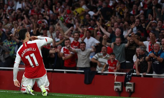 Một trong những khoảnh khắc đẹp nhất Premier League mùa này khi Arsenal đánh bại được Man City. Ảnh: AFP
