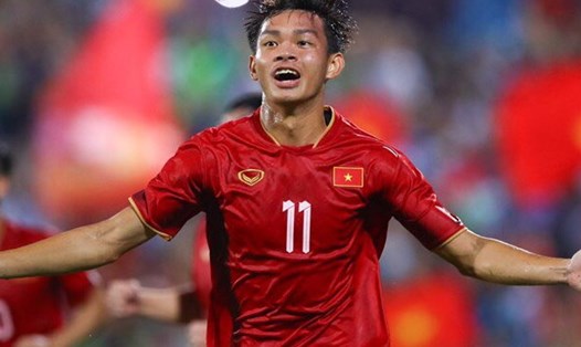 Tiền đạo Bùi Vĩ Hào là một trong số các cầu thủ lứa U23 được tập trung lên đội tuyển Việt Nam dịp FIFA Days tháng 10. Ảnh: Minh Dân