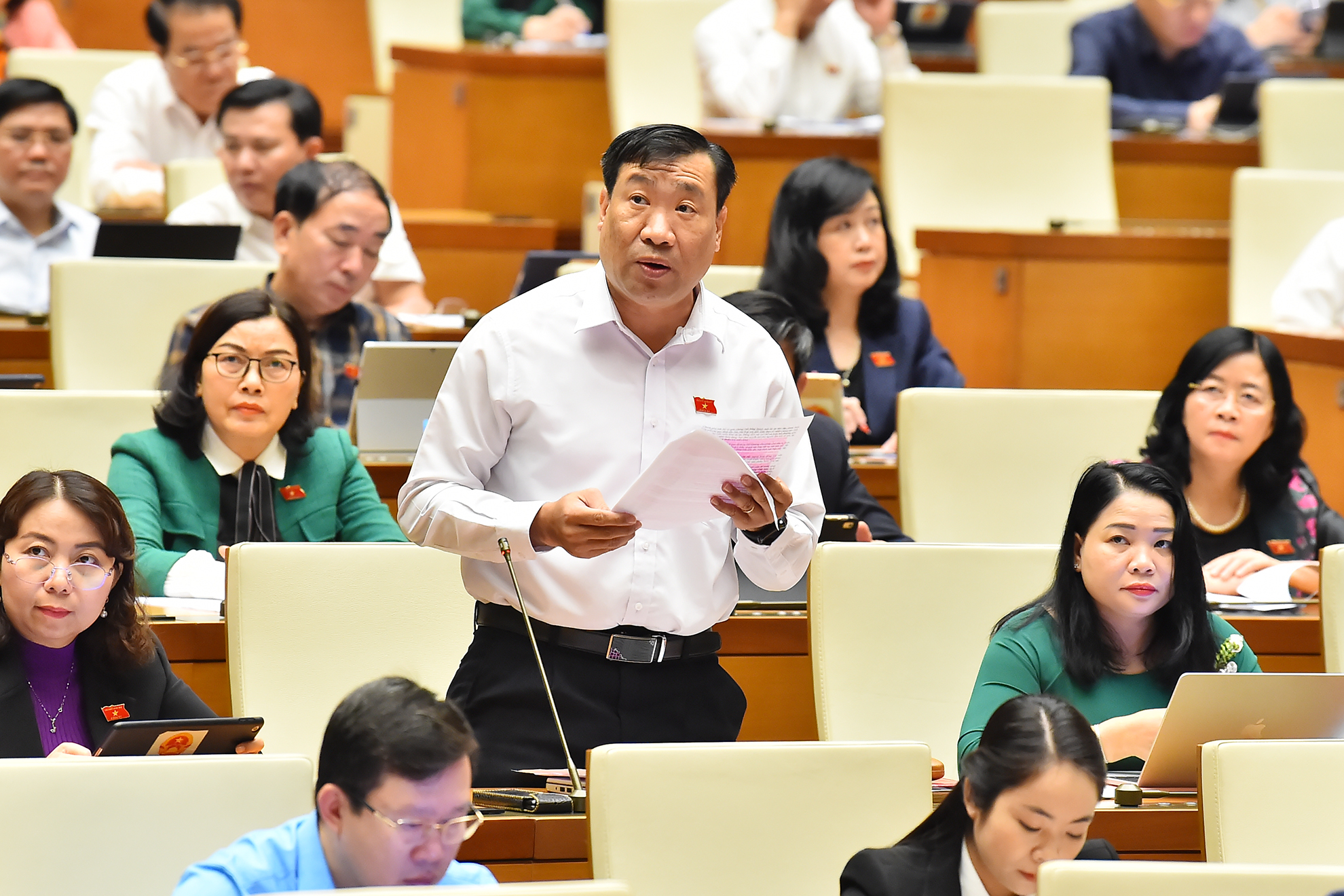 Đại biểu Thạch Phước Bình - đoàn ĐBQH tỉnh Trà Vinh phát biểu. Ảnh: Phạm Thắng