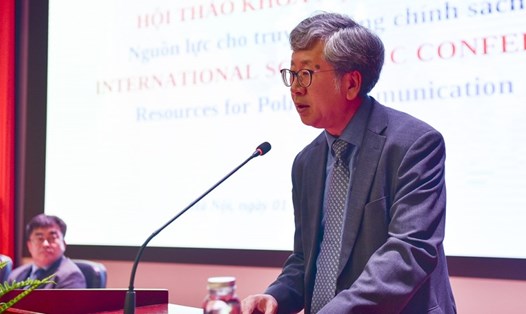 Ông Lee Byung Hwa - Giám đốc quốc gia KOICA Việt Nam phát biểu tại hội thảo. Ảnh: VOV
