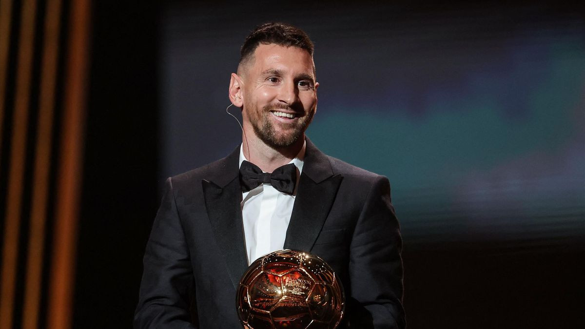 8 Quả bóng vàng của Messi là kỷ lục gần như không thể chạm tới.   Ảnh: France Football 