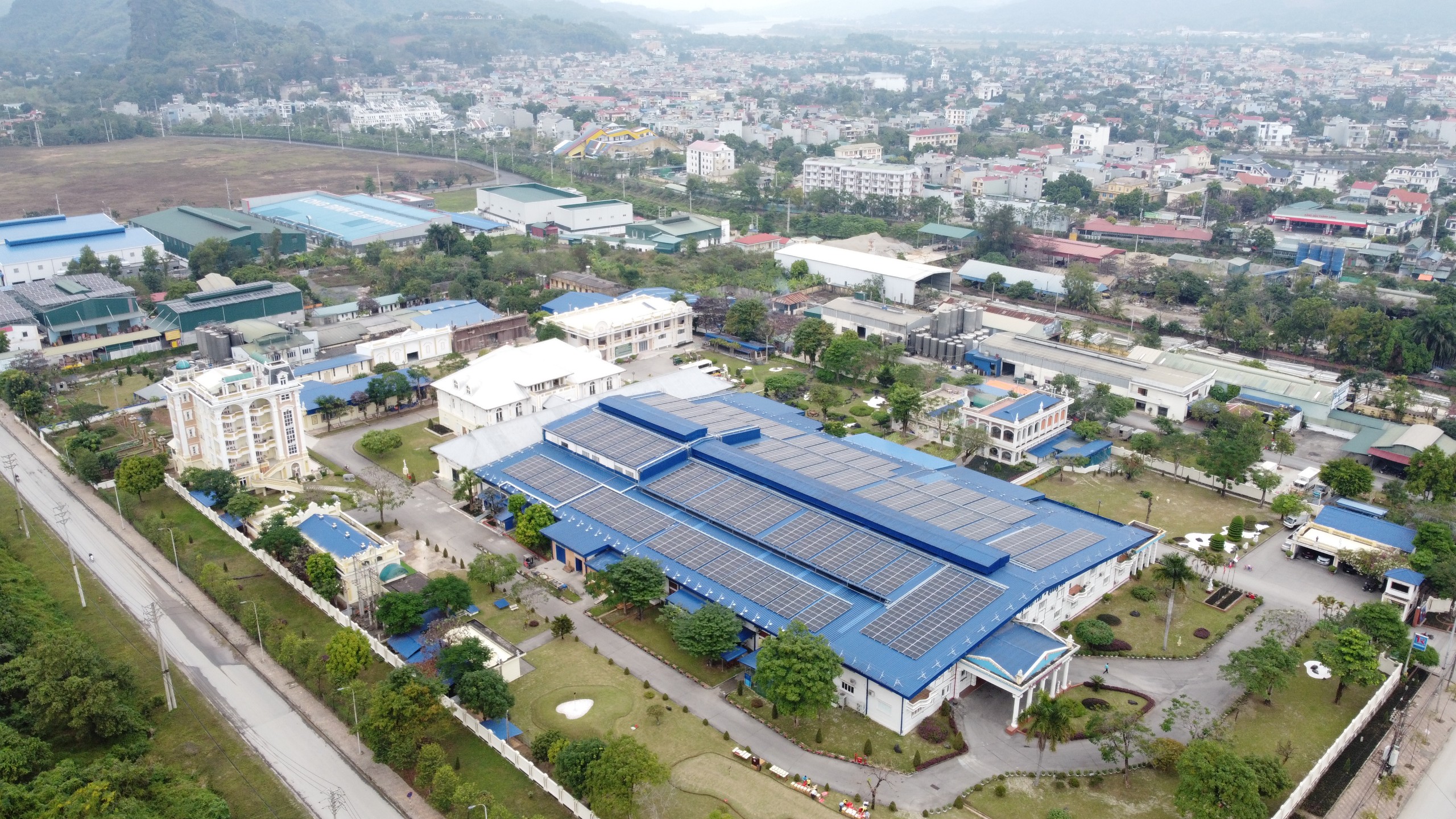 Tập đoàn Meiko Nhật Bản đang triển khai kế hoạch xây dựng nhà máy sản xuất các vi mạch điện tử tại KCN Bờ trái sông Đà với số vốn đầu tư tương đương 200 triệu USD. Ảnh: Minh Nguyễn