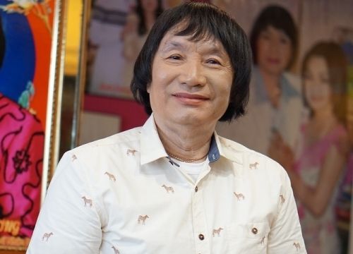 NSND Minh Vương tìm niềm vui tuổi xế chiều thông qua những buổi gặp gỡ bạn bè, đồng nghiệp. Ảnh: NSCC