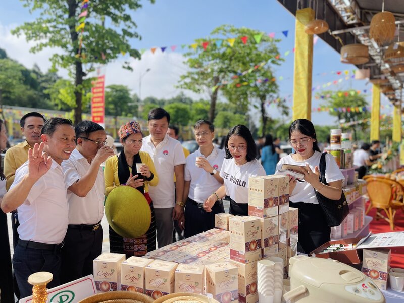 Chương trình “Ngày hội kết đoàn” năm 2023 nhằm mục đích tiếp tục khẳng định sức mạnh khối đại đoàn kết toàn dân tộc trong sự nghiệp xây dựng và bảo vệ Tổ quốc,...Ảnh: Quỳnh Trang