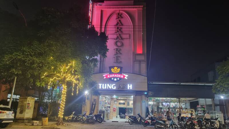 Nhiều cơ sở kinh doanh dịch vụ karaoke hoạt động trở lại. Ảnh: Lam Thanh