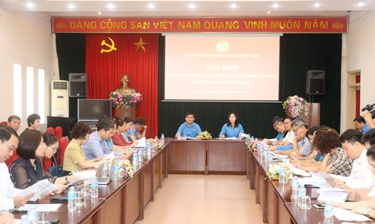 Công đoàn Viên chức Việt Nam tổ chức toạ đàm Góp ý dự thảo sửa đổi quy chế khen thưởng của tổ chức công đoàn. Ảnh: Tiến Dũng.