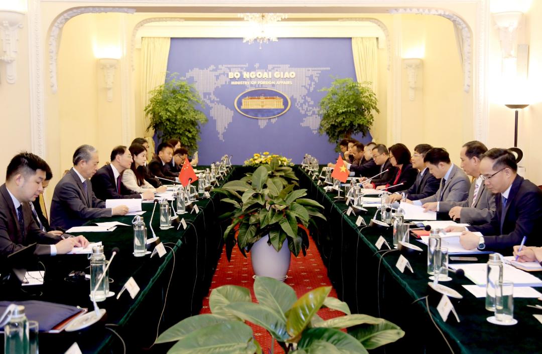 Quang cảnh cuộc gặp giữa hai Trưởng đoàn đàm phán cấp Chính phủ về biên giới lãnh thổ Việt Nam - Trung Quốc. Ảnh: BNG