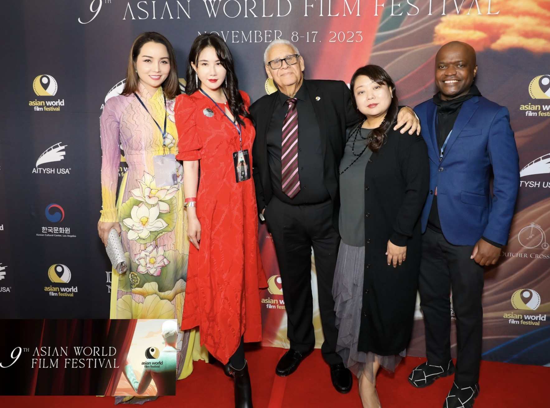 Đạo diễn Mai Thu Huyền cùng các thành viên BGK hạng mục phim ngắn tại AWFF. Ảnh: BTC.