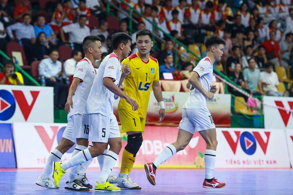 Thái Sơn Nam giành chiến thắng kịch tính 4-2 trước Sanvinest Khánh Hoà. Ảnh: Thanh Vũ