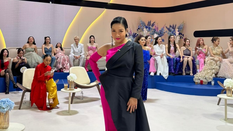 Mỹ Linh có phong cách thời trang ấn tượng. Ảnh: Nhà sản xuất