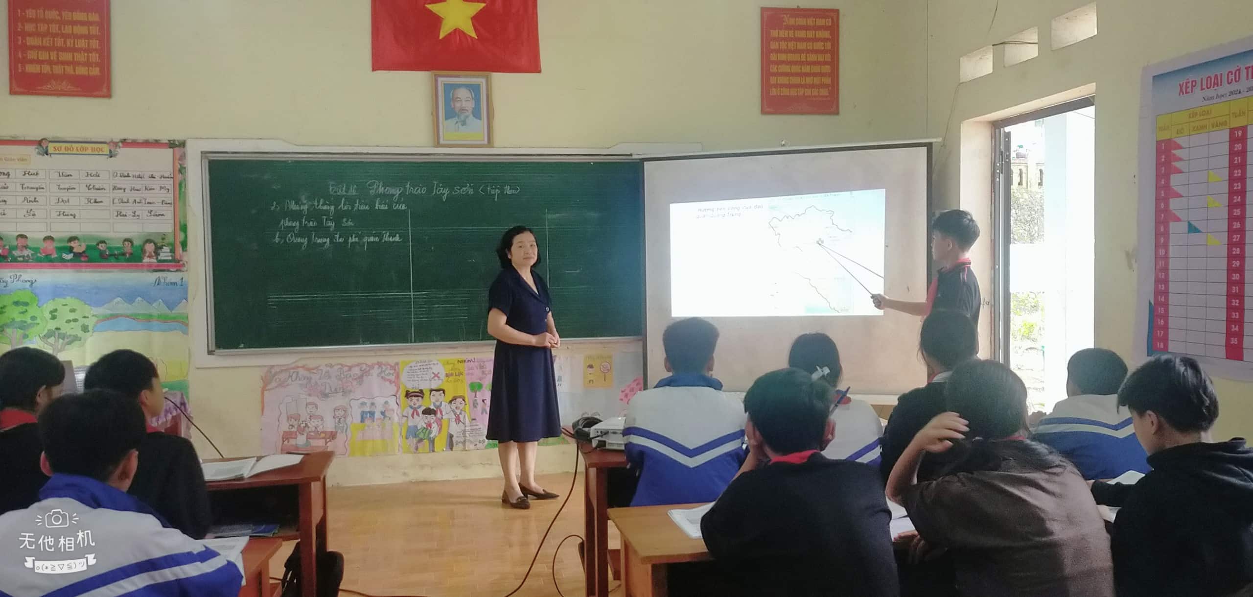 Năm 2023, cô Lam được vinh danh trong chương trình “Chia sẻ cùng thầy cô” do 