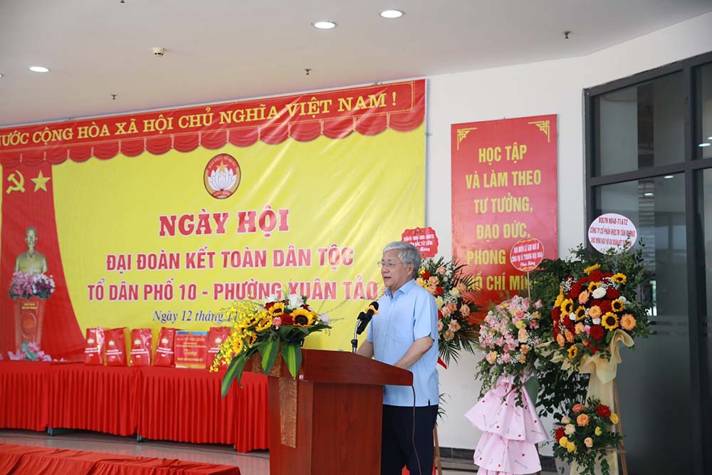 Chủ tịch Ủy ban Trung ương Mặt trận Tổ quốc Việt Nam Đỗ Văn Chiến phát biểu tại ngày hội. Ảnh: Phạm Đông