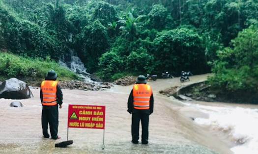 Trong vòng 1 tháng gần đây, nhiều địa bàn tại Quảng Bình thường xuyên bị nước lũ dâng cao gây chia cắt do mưa lớn. Ảnh: Đức Trí