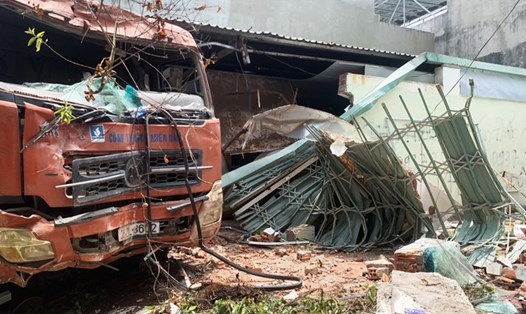 Hiện trường một vụ xe tải lao vào nhà dân do tài xế có nồng độ cồn tại Bà Rịa - Vũng Tàu. Ảnh: Công an cung cấp