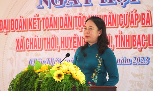 Phó Chủ tịch nước Võ Thị Ánh Xuân dự Ngày hội đại đoàn kết toàn dân tộc tại tỉnh Bạc Liêu. Ảnh: Nhật Hồ