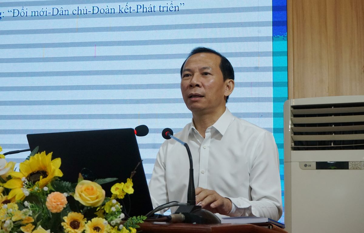 Ông Võ Mạnh Sơn - Chủ tịch LĐLĐ tỉnh Thanh Hóa phát biểu tại hội nghị. Ảnh: Q.D