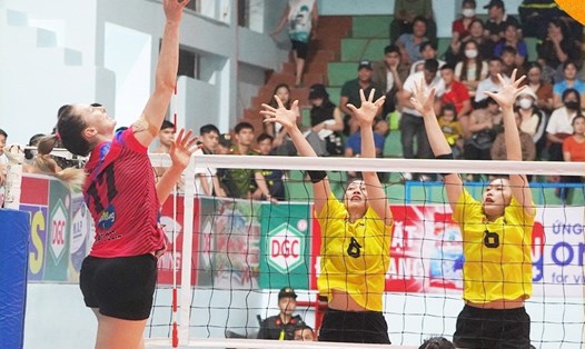 Trận đấu giữa hai đội nữ Hóa chất Đức Giang và Bình Điền Long An tại giải bóng chuyền vô địch quốc gia 2023. Ảnh: Bóng chuyền Việt Nam 