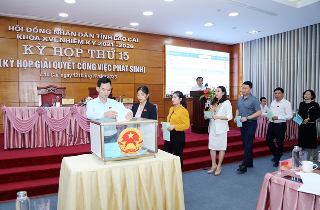Nhiều Giám đốc Sở ở Lào Cai bị bỏ phiếu "tín nhiệm thấp"