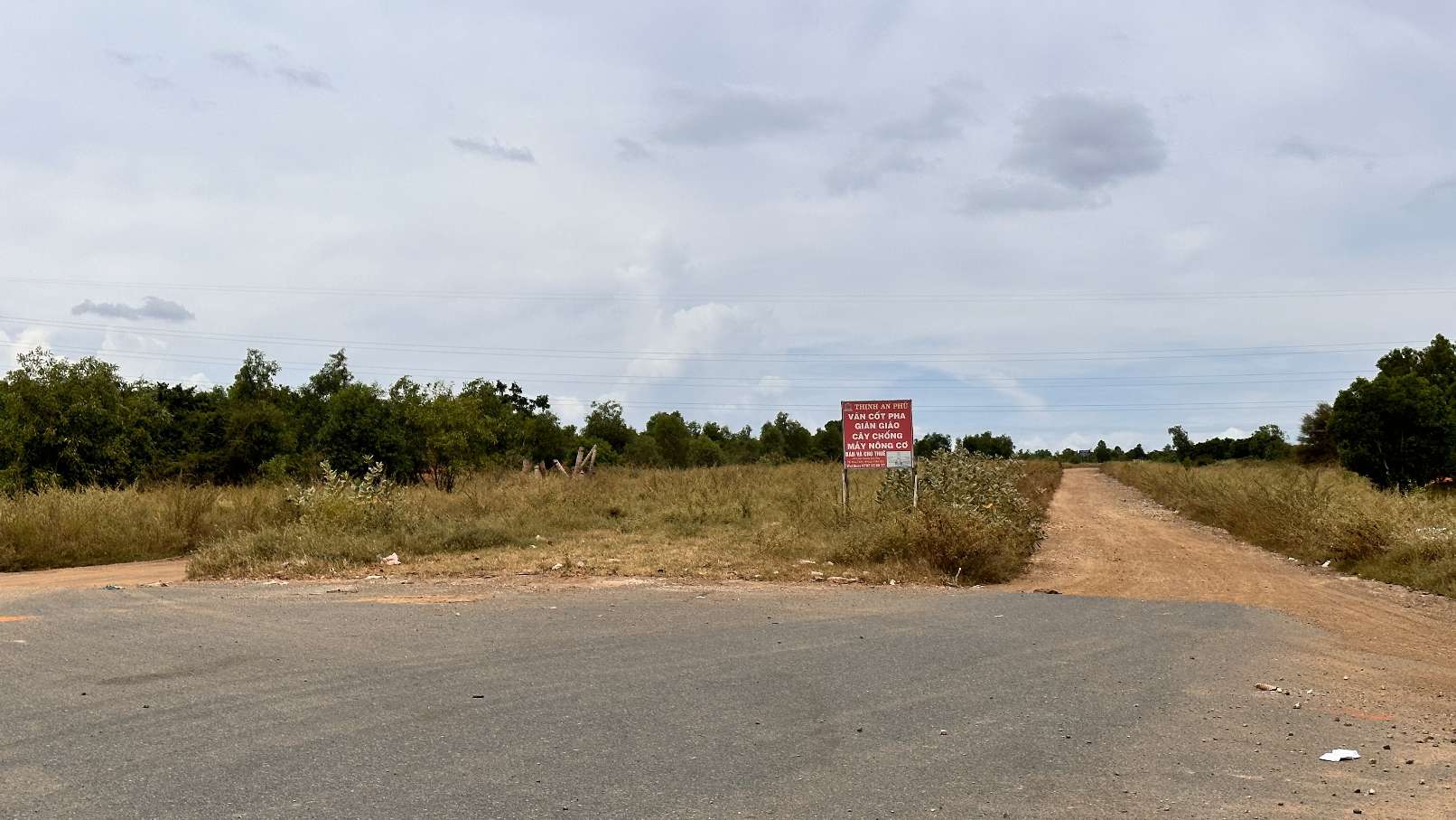 Điểm đầu của đường vào sân bay Phan Thiết. Ảnh: Duy Tuấn