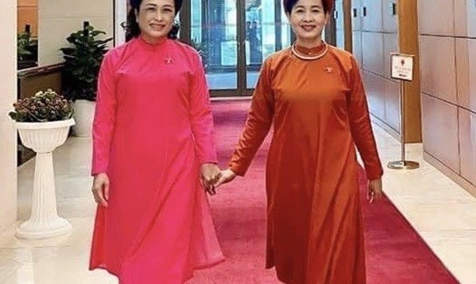 Nữ đại biểu Quốc hội mặc áo dài trong kỳ họp thứ 5. Ảnh: Phan Thanh Hải cung cấp