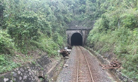 Hầm đường sắt Bắc - Nam qua Phú Yên sạt lở do thi công gia cố hầm.