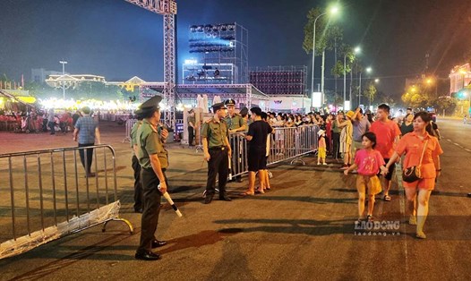 TP Tuyên Quang tổ chức cấm đường, phân luồng giao thông dịp phục vụ hội chợ OCOP 2023. Ảnh: Việt Bắc.