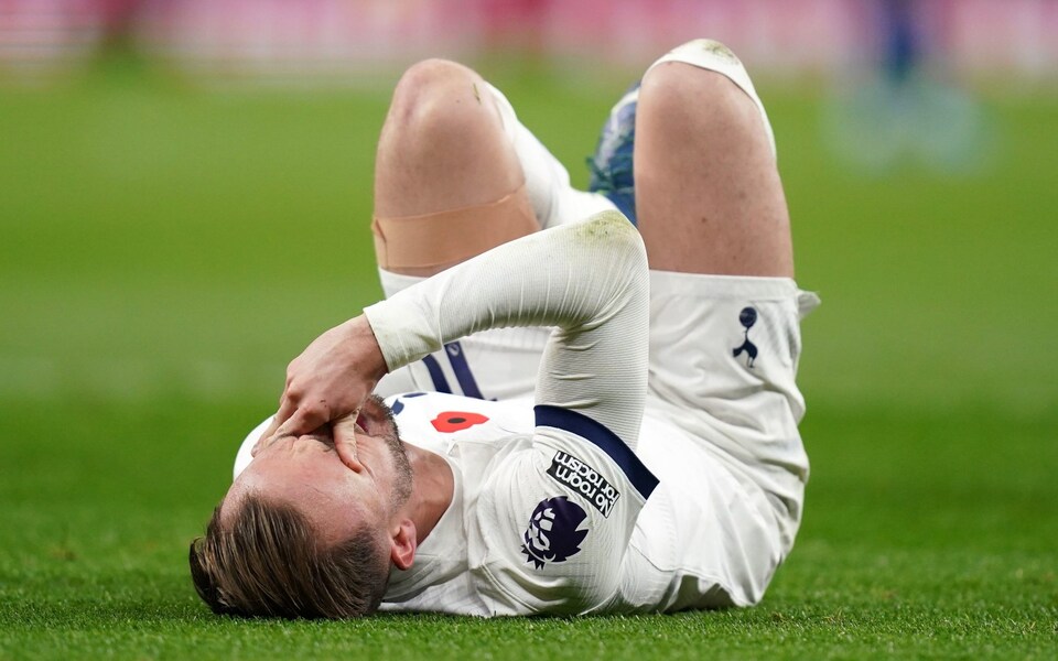 Tottenham vừa nhận tin sét đánh khi James Maddison phải nghỉ đến hết tháng 12. Ảnh: Telegraph