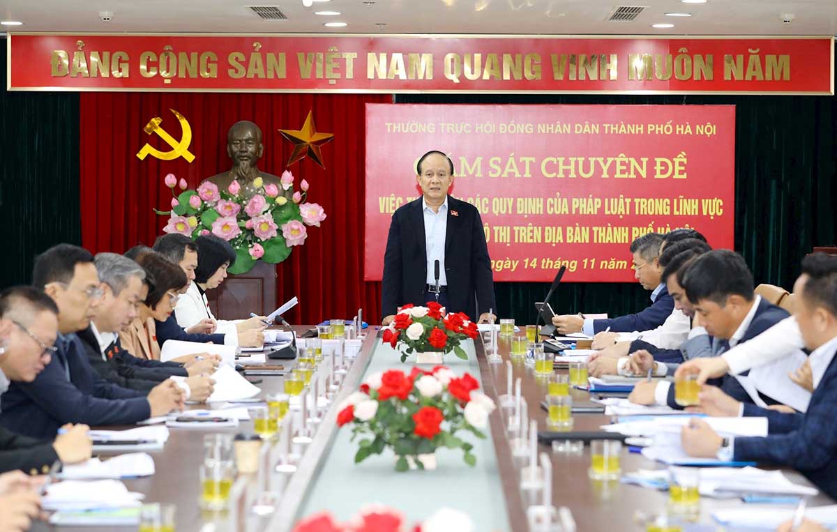 Chủ tịch HĐND TP Hà Nội Nguyễn Ngọc Tuấn phát biểu kết luận buổi làm việc. Ảnh: HĐND Hà Nội