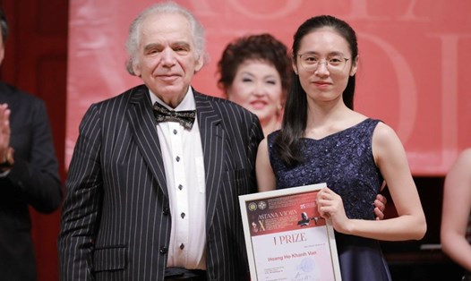 Hồ Hoàng Khánh Vân đoạt đồng giải Nhất cuộc thi Violin quốc tế lần thứ X. Ảnh: Nhân vật cung cấp 