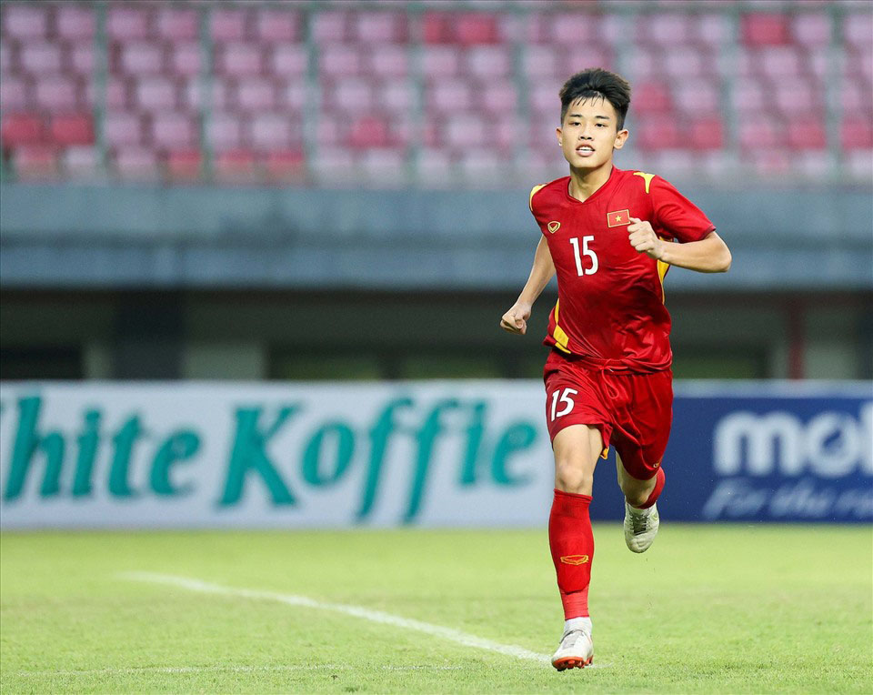 Tiền đạo Nguyễn Đình Bắc là một trong những nhân tố trẻ triển vọng của đội tuyển Việt Nam. Ảnh: VFF