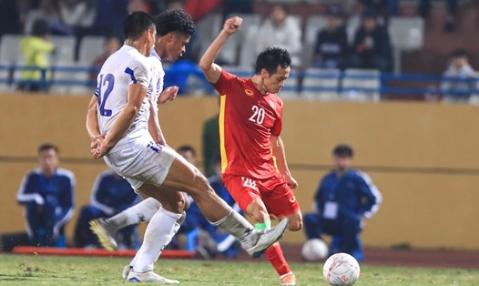 Văn Quyết trong trận đấu giao hữu giữa tuyển Việt Nam và Philippines hồi tháng 12.2022. Ảnh: Minh Dân