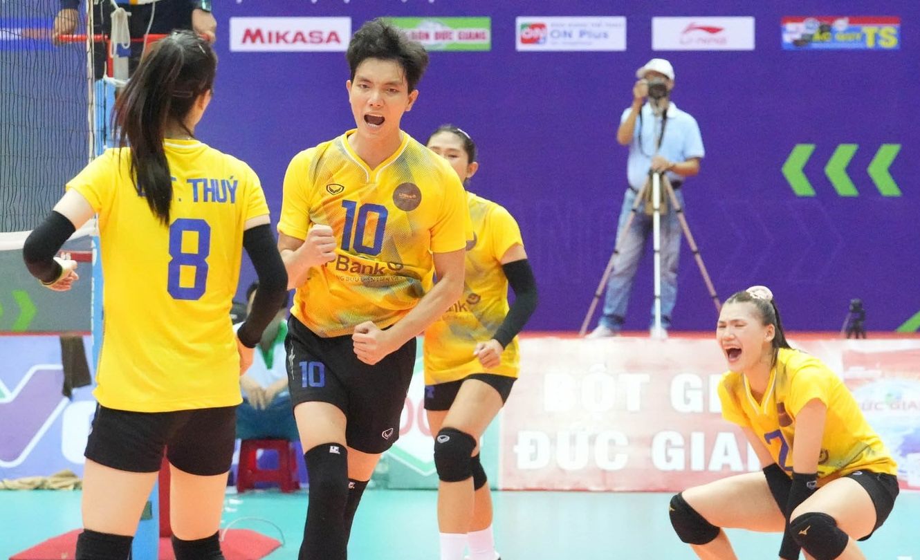 Bích Tuyền (số 10) là gương mặt thi đấu nổi bật của Ninh Bình LVPB tại giải bóng chuyền vô địch quốc gia 2023. Ảnh: Bóng chuyền Việt Nam