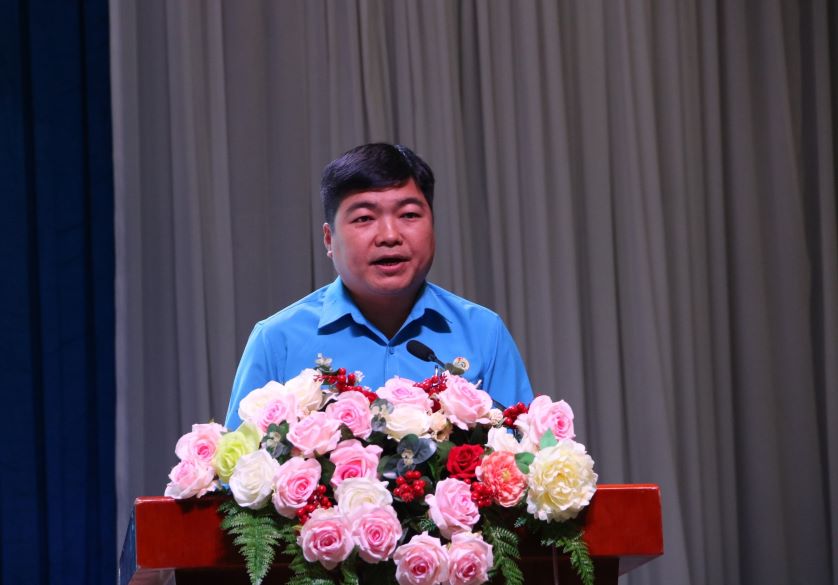 Ông Đặng Tấn Đạt - Phó Chủ tịch LĐLĐ tỉnh Bình Dương thông tin về