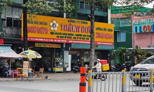 Văn phòng nhà xe Thành Bưởi trên đường Lê Hồng Phong (Quận 5, TPHCM).  Ảnh: Hữu Chánh