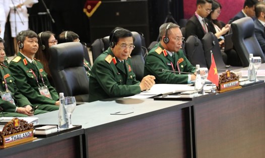 Đại tướng Phan Văn Giang - Ủy viên Bộ Chính trị, Bộ trưởng Bộ Quốc phòng - dẫn đầu Đoàn đại biểu cấp cao Bộ Quốc phòng Việt Nam tham dự hội nghị. Ảnh: TTXVN
