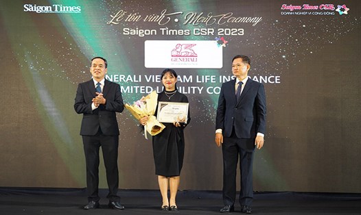 Generali Việt Nam lần thứ 4 vinh dự được trao tặng chứng nhận “Doanh nghiệp vì Cộng đồng” tại “Saigon Times CSR 2023”. Ảnh: DN cung cấp