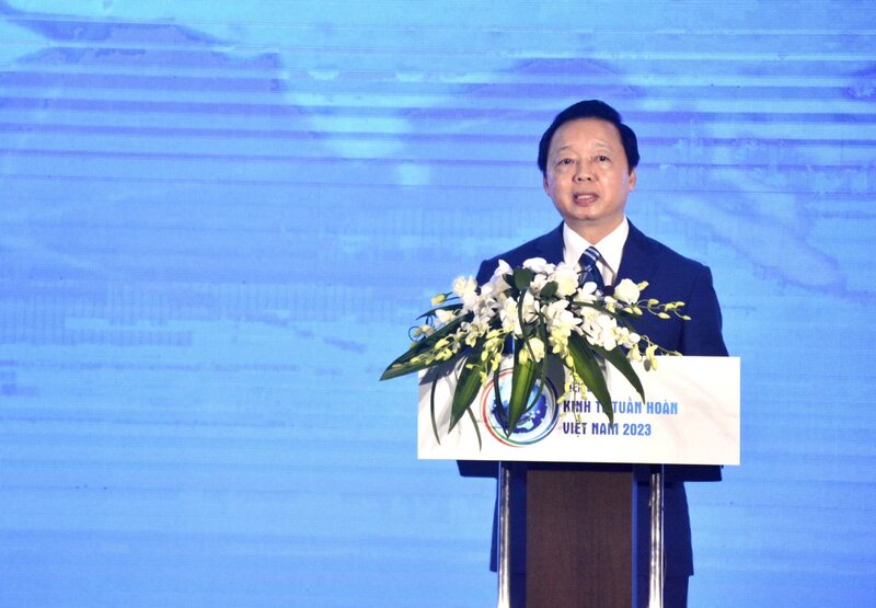 Phó Thủ tướng Trần Hồng Hà chỉ đạo tại diễn đàn. Ảnh: La Duy