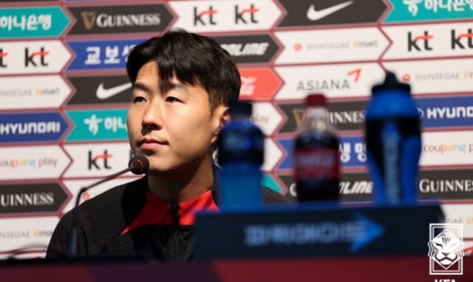 Son Heung-min đề cao tuyển Singapore và cho biết tuyển Hàn Quốc sẽ thể hiện hết khả năng trước đối thủ. Ảnh: KFA