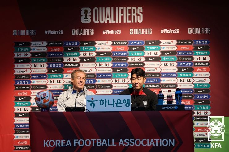 Huấn luyện viên Jurgen Klinsmann của tuyển Hàn Quốc đánh giá cao tuyển Singapore. Ảnh: KFA