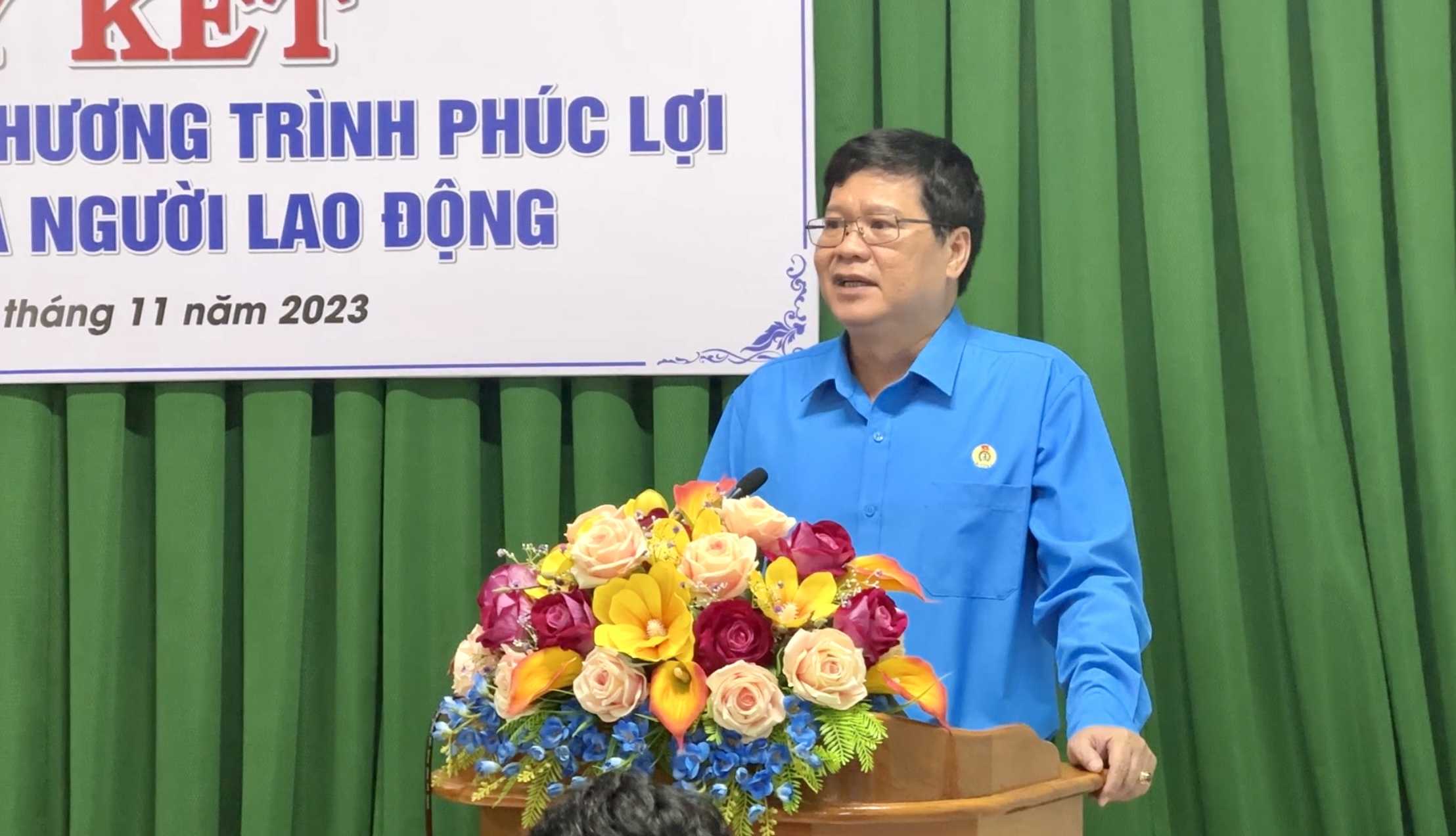 Ông Đỗ Hữu Quy, Chủ tịch LĐLĐ tỉnh Bình Thuận phát biểu cảm ơn công ty đã hợp tác. Ảnh: Duy Tuấn