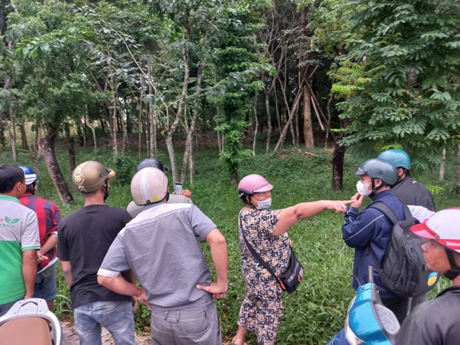 Phong tỏa hiện trường vụ phát hiện nam bảo vệ tử vong trong vườn cây